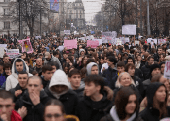 Premierul sârb Milos Vucevic a demisionat, după luni de proteste antiguvernamentale masive care s-au extins în toată țara