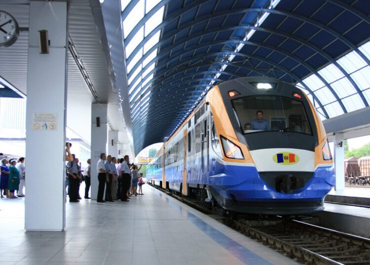 CFM, cu restanțe salariale de circa 163 de milioane de lei. Feroviarii își așteaptă lefurile din iulie