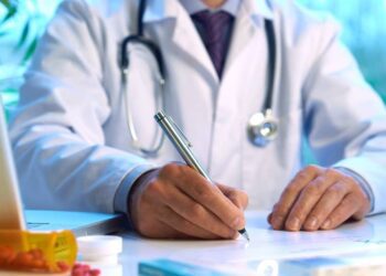 Veste bună pentru cadrele medicale. Din 1 ianuarie, salariile vor fi majorate cu 15%