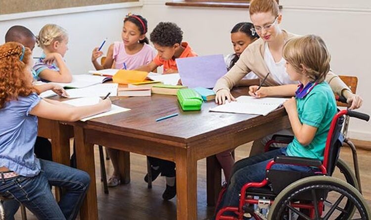 Metodologia de înscriere a copiilor în clasa I, modificată. Schimbările vor facilita incluziunea copiilor cu cerințe speciale