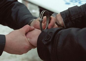 Detalii noi în cazul bărbatului găsit mort în urma unui incendiu din Răuțel. Poliția a reținut un suspect