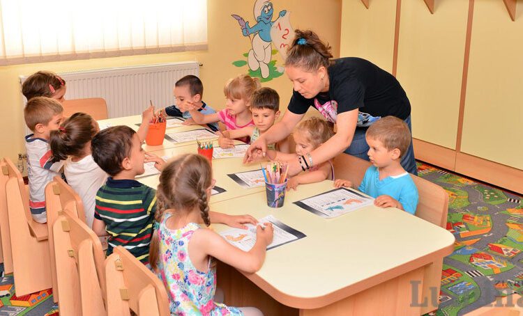 Profesori de română, în grădinițele cu predare în rusă