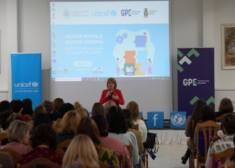 2.400 de cadre didactice, instruite online pentru starea de bine și ghidarea în carieră