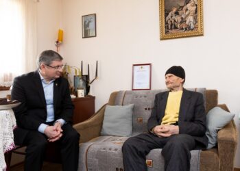 FOTO // Cel mai în vârstă alegător din Moldova a împlinit 106 ani. Igor Grosu: „L-am găsit foarte bine informat despre situația din țară!”
