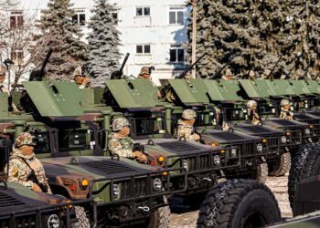 FOTO // Armata Națională devine mai dotată. R. Moldova a primit 29 de vehicule blindate din partea SUA