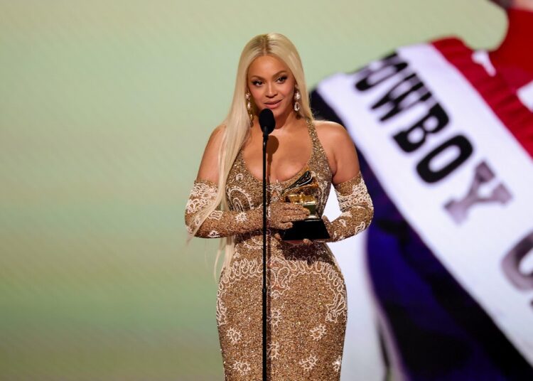GRAMMY 2025: Beyoncé își încununează cariera cu premiul pentru cel mai bun album