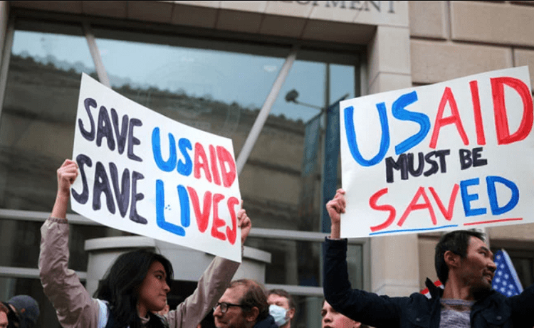 Administrația Trump trimite în concediu forțat aproape toți angajații USAID, un pas mare spre sfârșitul agenției de ajutor extern a SUA