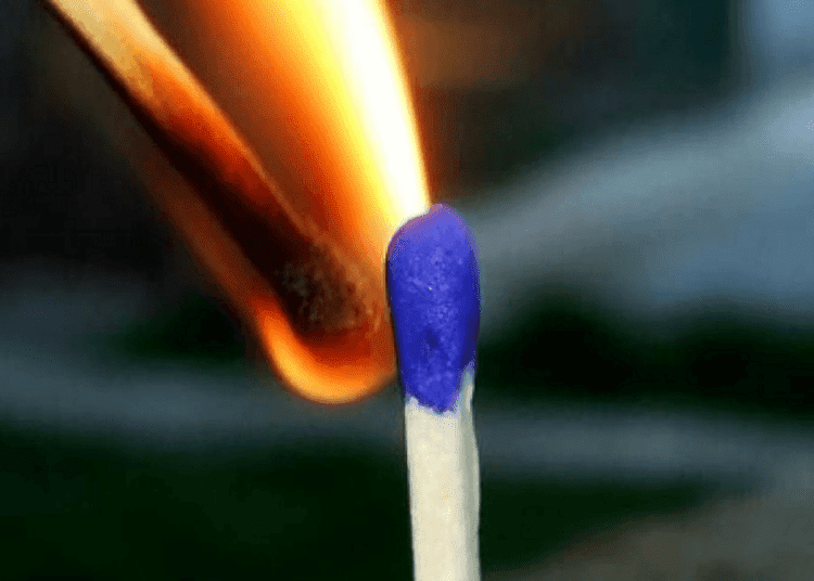 Un tânăr țintuit la pat a decedat într-un incendiu pe care l-ar fi provocat chiar el