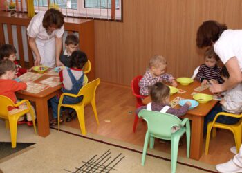 Grădinițele vor putea apela la diferiți specialiști pentru educația incluzivă