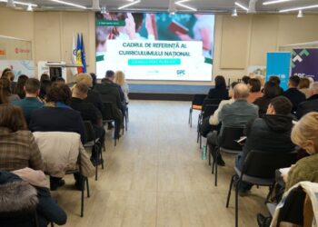 Peste 200 de profesori, elevi și directori de școli au discutat despre documentele curriculare pentru învățământul general