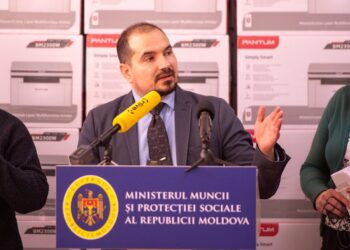 Reforma RESTART: Asistenții sociali vor beneficia de echipament IT pentru consolidarea digitalizării sistemului de asistență socială