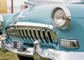 Un bărbat a fost condamnat la șapte ani de închisoare pentru furtul unui automobil de epocă