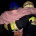 Salvatorii au evacuat copii și maturi dintr-un bloc care a luat foc în capitală