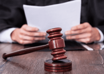 DOC // Fost polițist de frontieră din nordul țării, condamnat pentru transportarea ilegală a șapte ucraineni. Câte mii de dolari ar fi primit
