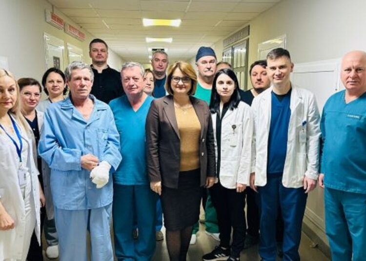 Medicii din Chișinău au replantat degetele unui bărbat. Cât a costat tratamentul