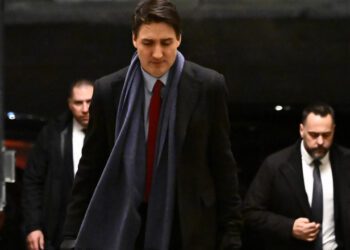 Trump va suspenda taxele vamale impuse Canadei pentru 30 de zile. Cum l-a convins Justin Trudeau pe președintele american