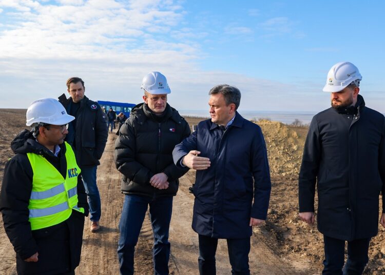 Recean cere respectarea termenelor la linia electrică Vulcănești-Chișinău