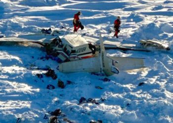 FOTO // Avionul de pasageri dat dispărut în Alaska a fost găsit. Toți cei zece oameni aflați la bord au murit