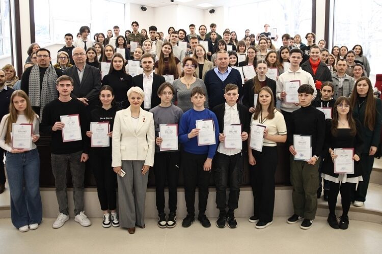 DOC // Mândrie pentru Bălți, Drochia și Fălești! Cine a obținut locul întâi la Olimpiada Republicană la Biologie