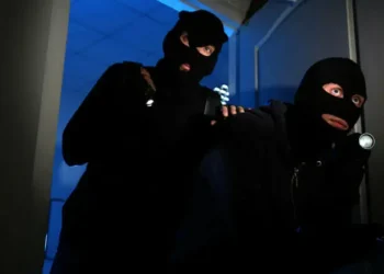 VIDEO // Trei bărbați din Soroca, reținuți pentru furt. Bănuiții riscă 4 ani de închisoare