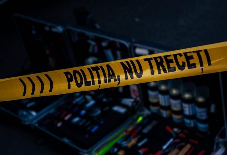 Descoperire macabră la Telenești. Un bărbat, găsit strangulat