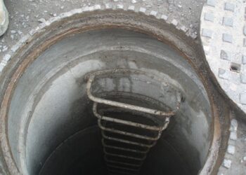 O fetiță de nouă ani și-a pierdut viața după ce s-a înecat într-un canal de scurgere