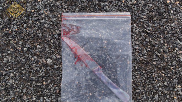 Un bărbat din Edineț și-a înjunghiat verișorul în speranța că îi va lua zilele. Va sta 15 ani după gratii