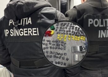 VIDEO // Răspândeau droguri în Sîngerei, Bălți, dar și alte regiuni ale țării. Patru persoane au fost reținute