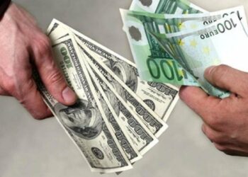 Cât valorează euro şi dolarul la mijloc de săptămână