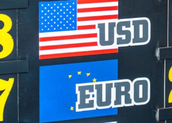 Aprecierea euro și dolarului față de leu continuă și astăzi