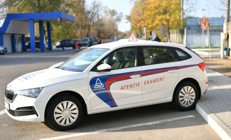 Examenele auto vor fi susținute, puțin, altfel! Nu examinatorii vor alege traseele la proba practică