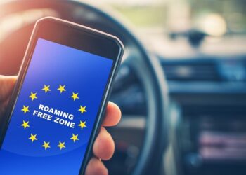 Roamingul în UE devine mai ieftin. În cât timp vor putea fi eliminate complet tarifele
