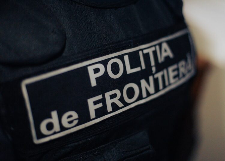 Percheziții la Chișinău și Strășeni într-un dosar de falsificare a actelor oficiale: trei persoane reținute