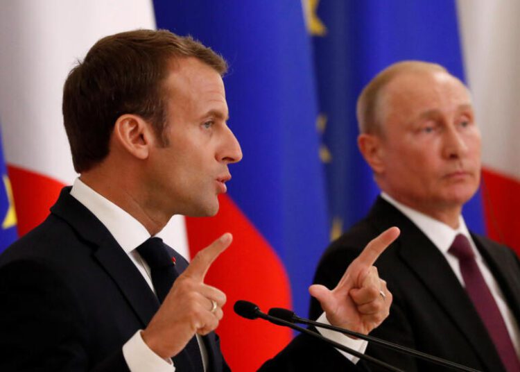 Dacă Putin nu este oprit, „va merge sigur în Moldova și poate mai departe în România”, declară Macron