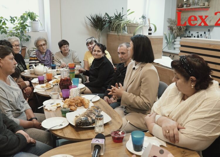 VIDEO // Terapie în bucătărie pentru refugiatele din Ucraina. Femeile au sărbătorit 8 martie la Bălți