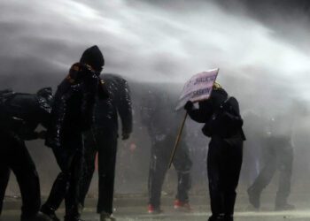 FOTO/VIDEO // A doua noapte de proteste în Turcia, după arestarea primarului Istanbulului. Care sunt efectele asupra situației economice a țării