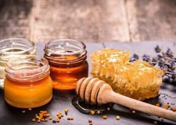 Noi reguli de vânzare a mierii. Guvernul simplifică comercializarea și protejează calitatea produsului apicol