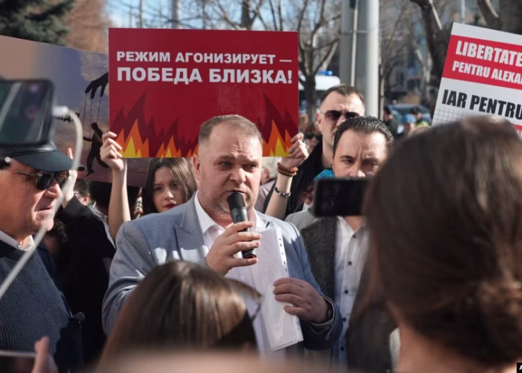 Deputatul din Bălți, Alexandr Nesterovsсhi, condamnat la 12 ani de închisoare pentru corupere pasivă. Este anunțat în căutare