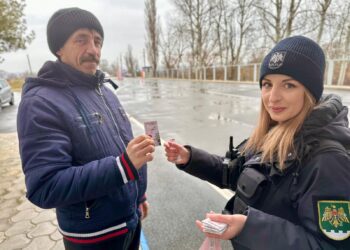 La frontiera R. Moldova a răsunat muzică și s-au oferit mărțișoare
