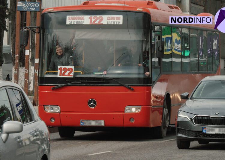 VIDEO // Autobuzele noi pentru Bălți se vor lăsa așteptate. Împrumutul de 40 de milioane de lei a stârnit dispute
