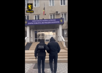 VIDEO // Un bărbat de 46 de ani, reținut pentru trafic de ființe umane și șantaj