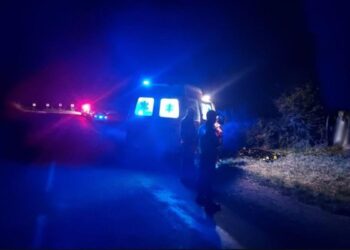 Accident tragic la Sîngerei. O mașină cu tineri s-a izbit într-un copac. Un adolescent a murit, iar alte două persoane au ajuns la spital în stare gravă