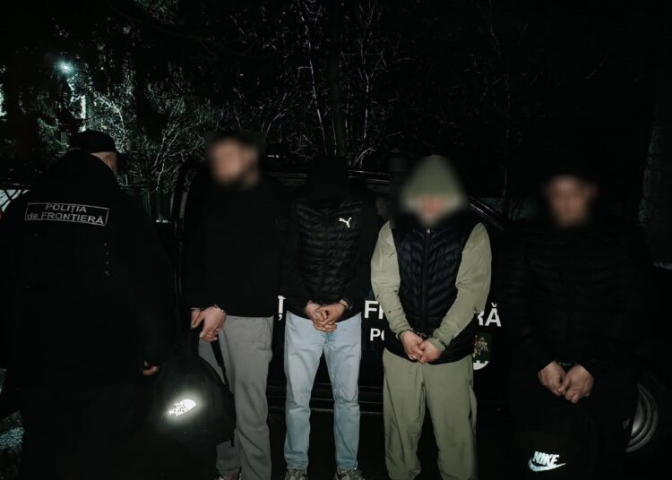 Patru ucraineni, opriți la frontiera moldo-română. Încercau să treacă ilegal granița