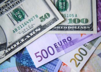 Euro și dolarul continuă să se micșoreze în fața leului moldovenesc. Cursul valutar pentru 13 martie