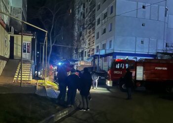 FOTO// Incendii la Florești, Bălți și Ștefan Vodă: O femeie și fiul ei au fost transportați la spital