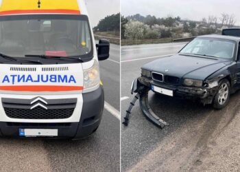 FOTO // Un șofer de 23 de ani a lovit o ambulanță la Sîngerei. O minoră a ajuns la spital