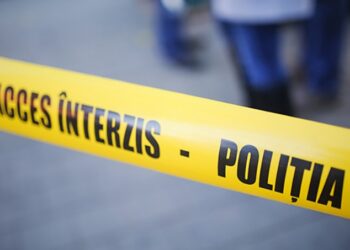 Un copil de 11 luni, lovit mortal de mașina condusă de propriul tată