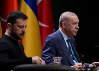 Zelenski cere din nou armistiţiu aerian şi maritim. Erdogan sprijină ideea și se oferă să găzduiască negocieri
