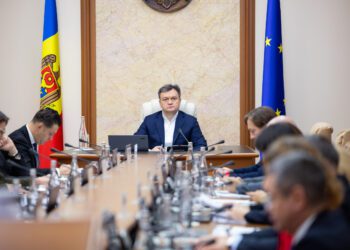 Aprobat de Guvern! Persoanele cu un stagiu de cotizare de cel puțin 40 de ani vor avea o pensie minimă de 3300 de lei