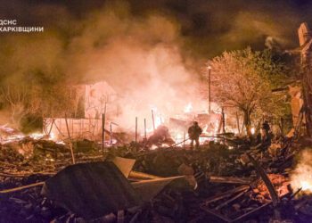 FOTO // Rusia a atacat masiv orașele Dnipro și Harkov. Cel puțin o persoană a murit și alte 46 au fost rănite